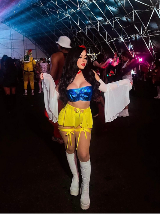 SNOW WHITE RAVES